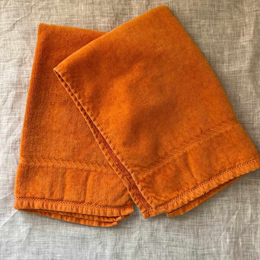🧡 Martex vintage set of two orange hand towels - Great vintage condition